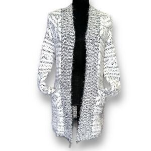 BB Dakota Cardigan Sweater Sz. XS Two Front Pockets Eyelash Textured Black White